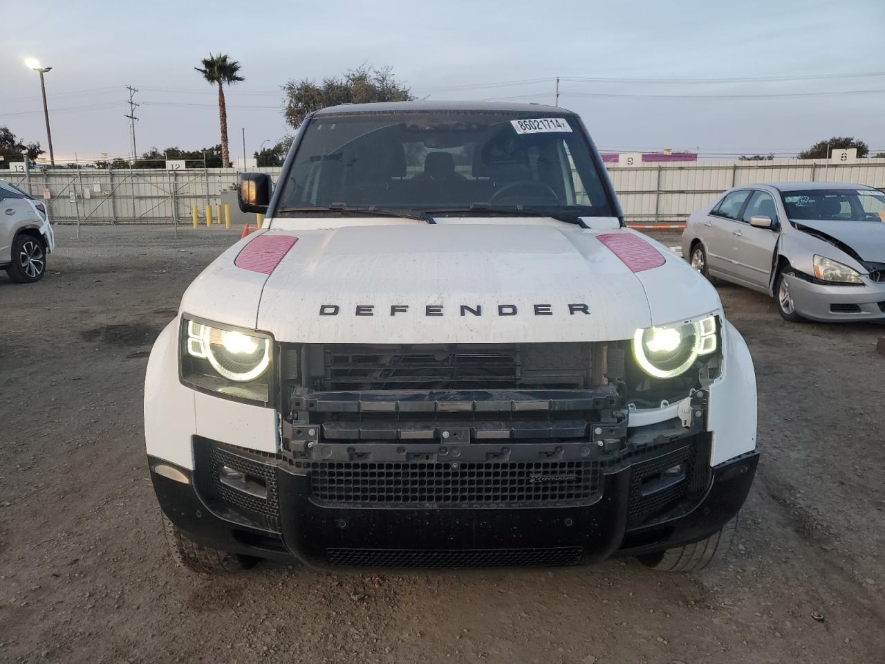 2023 Land Rover Defender - Image 5