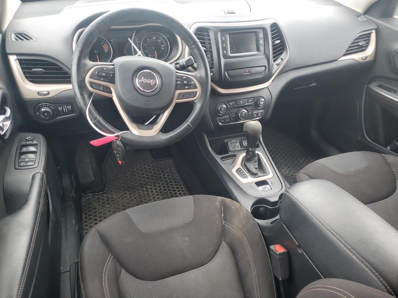 2017 Jeep Cherokee Latitude VIN: 1C4PJLCB9HW560067 Lot: 86644294