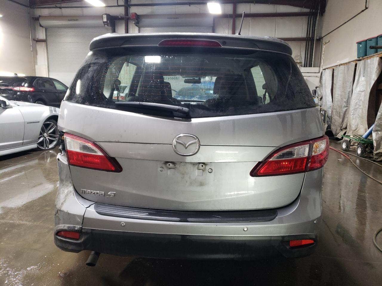 2015 Mazda 5 - Image 6