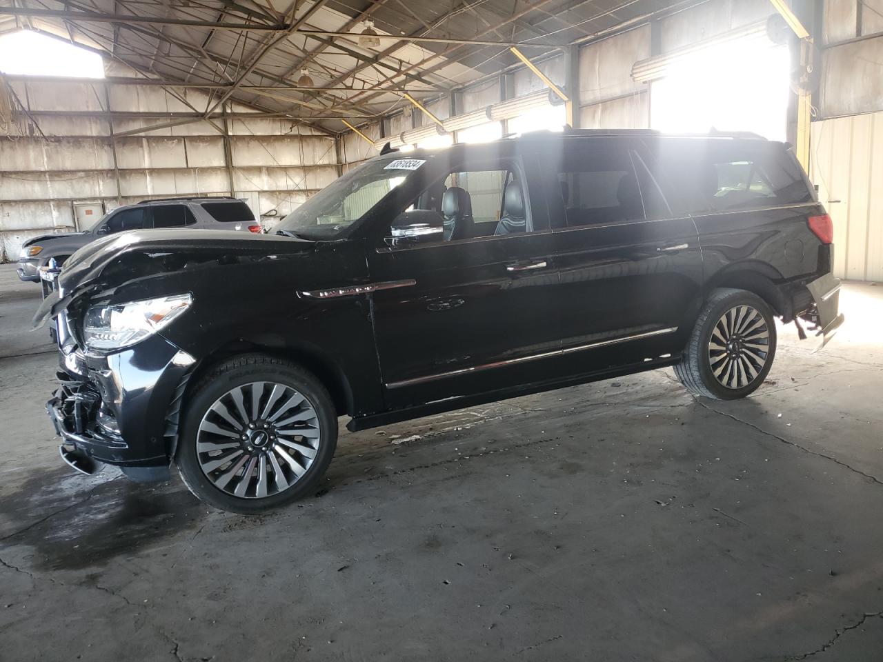 2019 Lincoln Navigator - Image 1