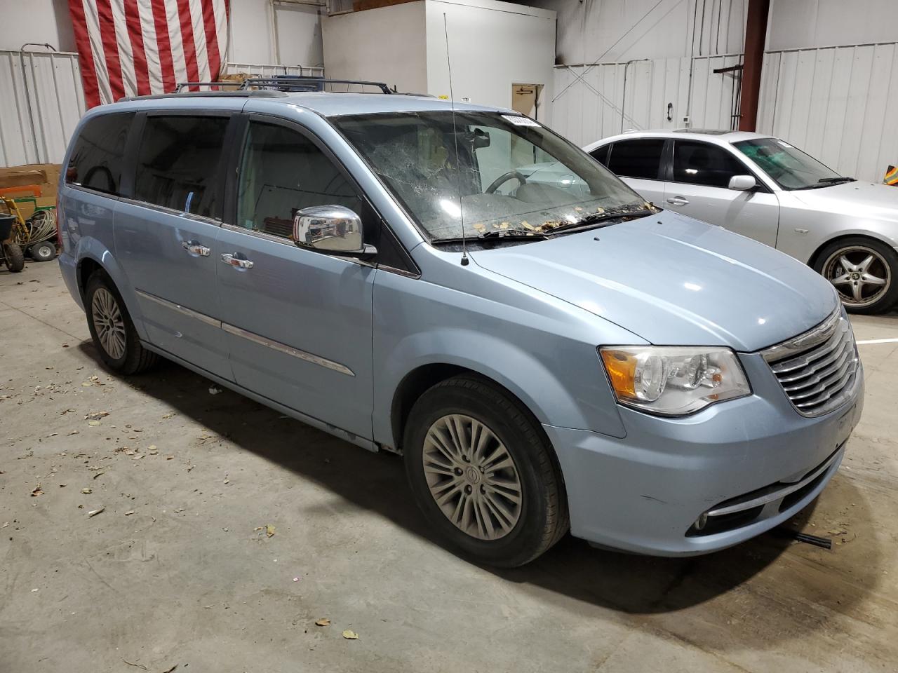 2013 Chrysler Town & Country - Image 4