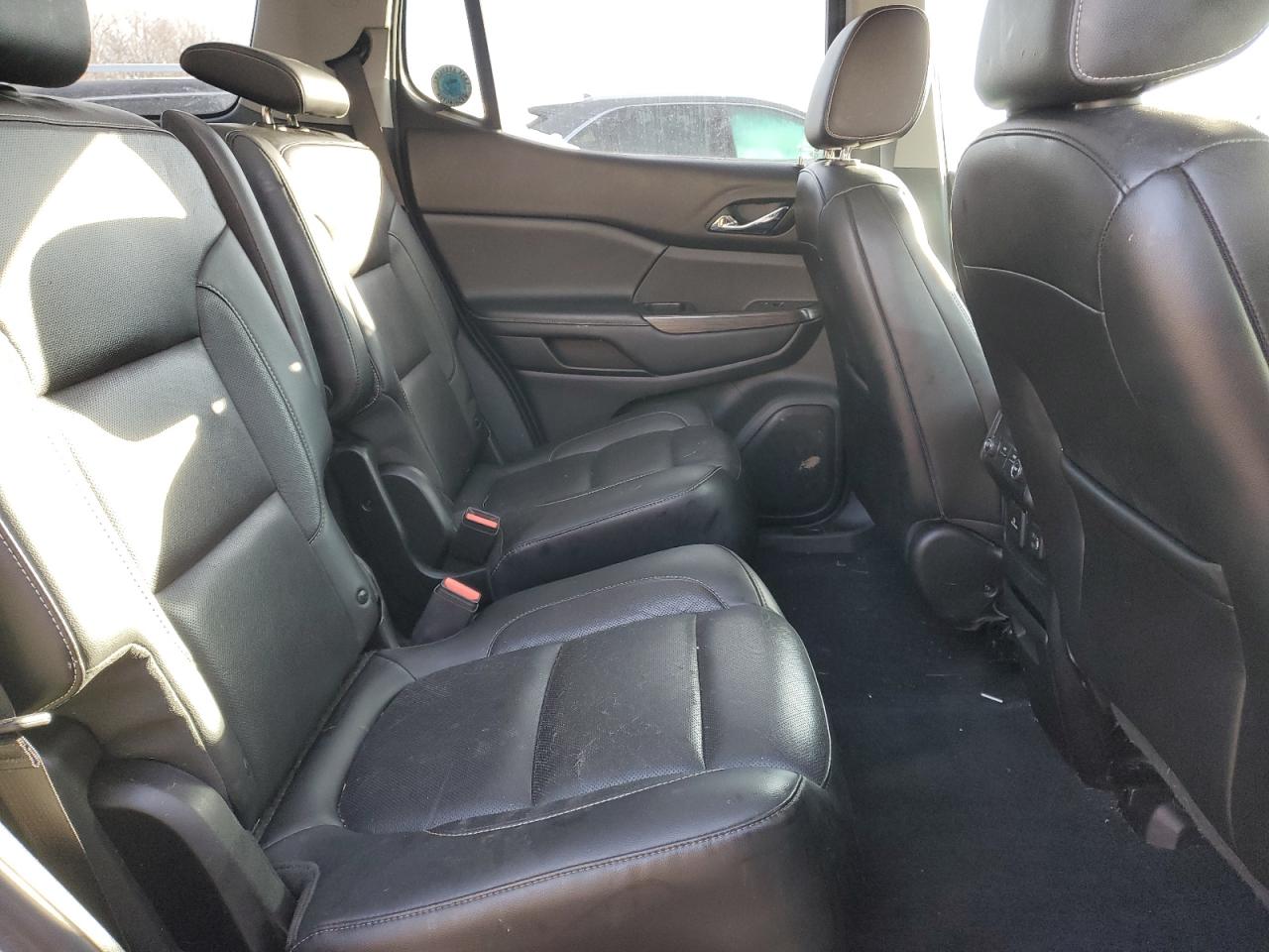 2019 GMC Acadia - Image 11