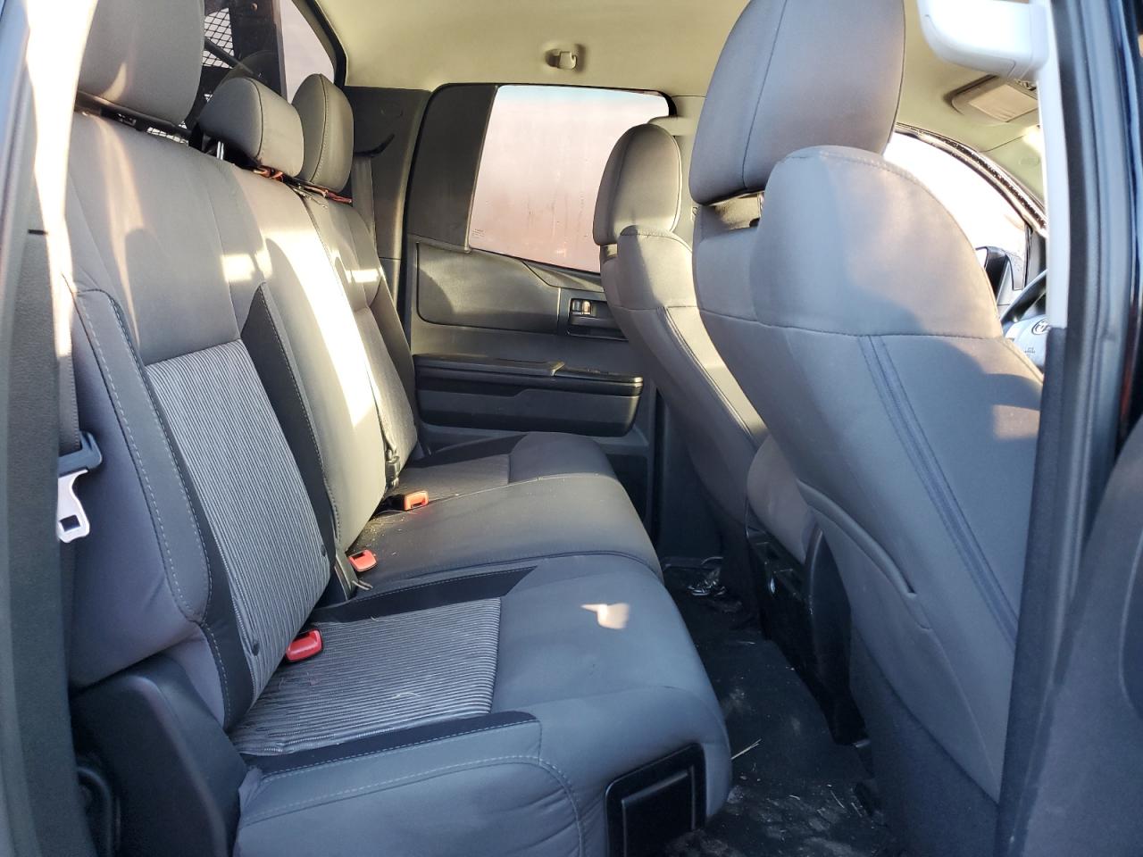 2015 Toyota Tundra - Image 10