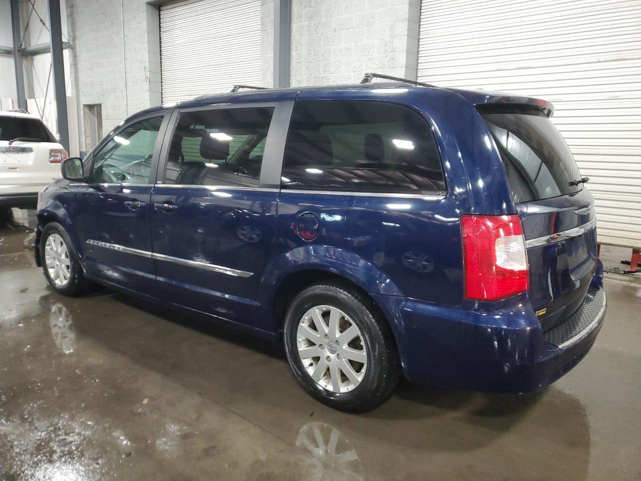 2014 Chrysler Town & Country - Image 2