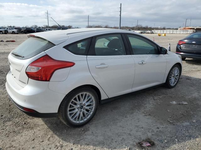 Hatchbacks FORD FOCUS 2014 Biały