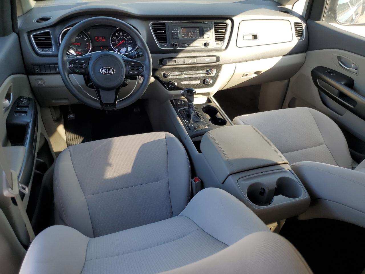 2016 Kia Sedona - Image 8