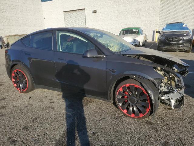  TESLA MODEL Y 2024 Серый