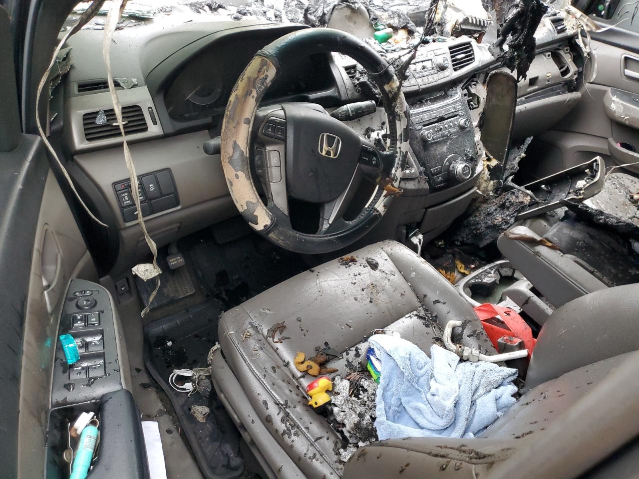 2012 Honda Odyssey - Image 8