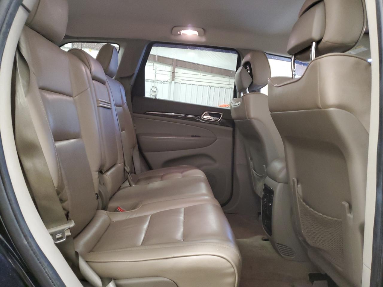 2011 Jeep Grand Cherokee - Image 11