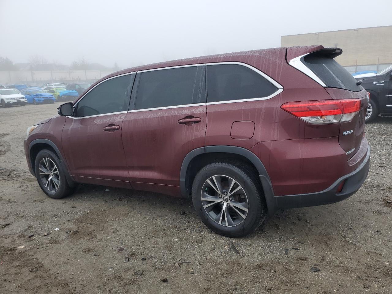 2017 Toyota Highlander - Image 2