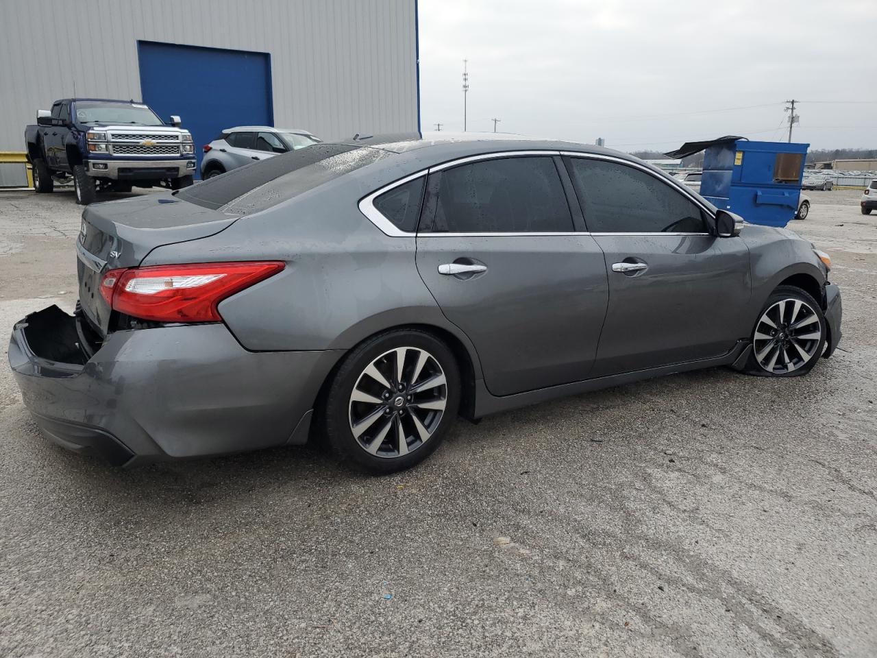 2017 Nissan Altima - Image 3