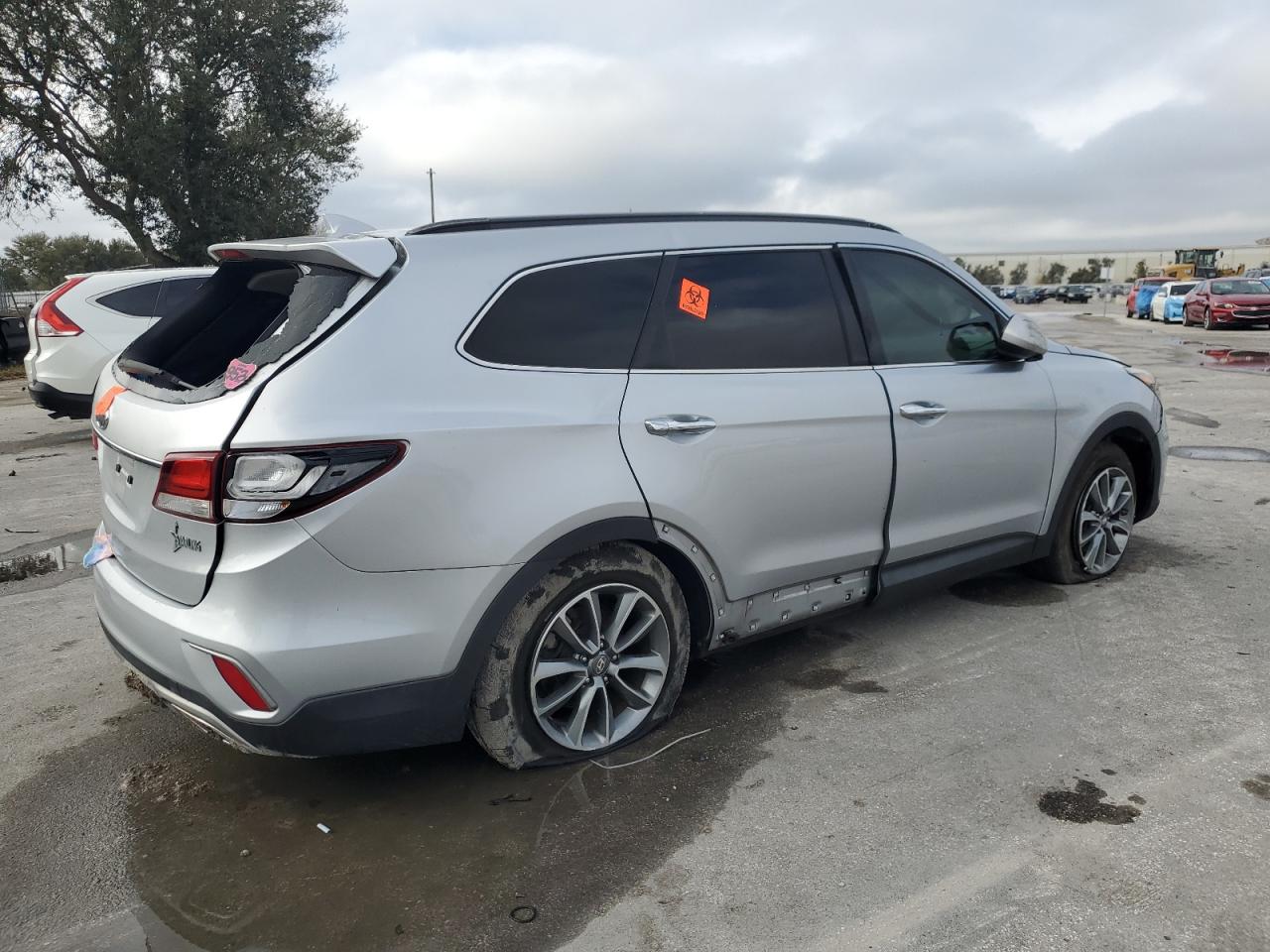 2017 Hyundai Santa Fe - Image 3