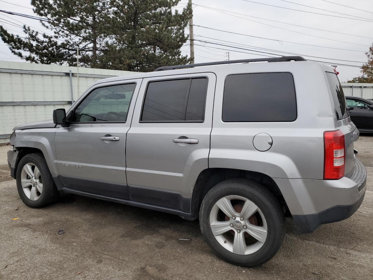 2016 Jeep Liberty (Patriot) - Image 2