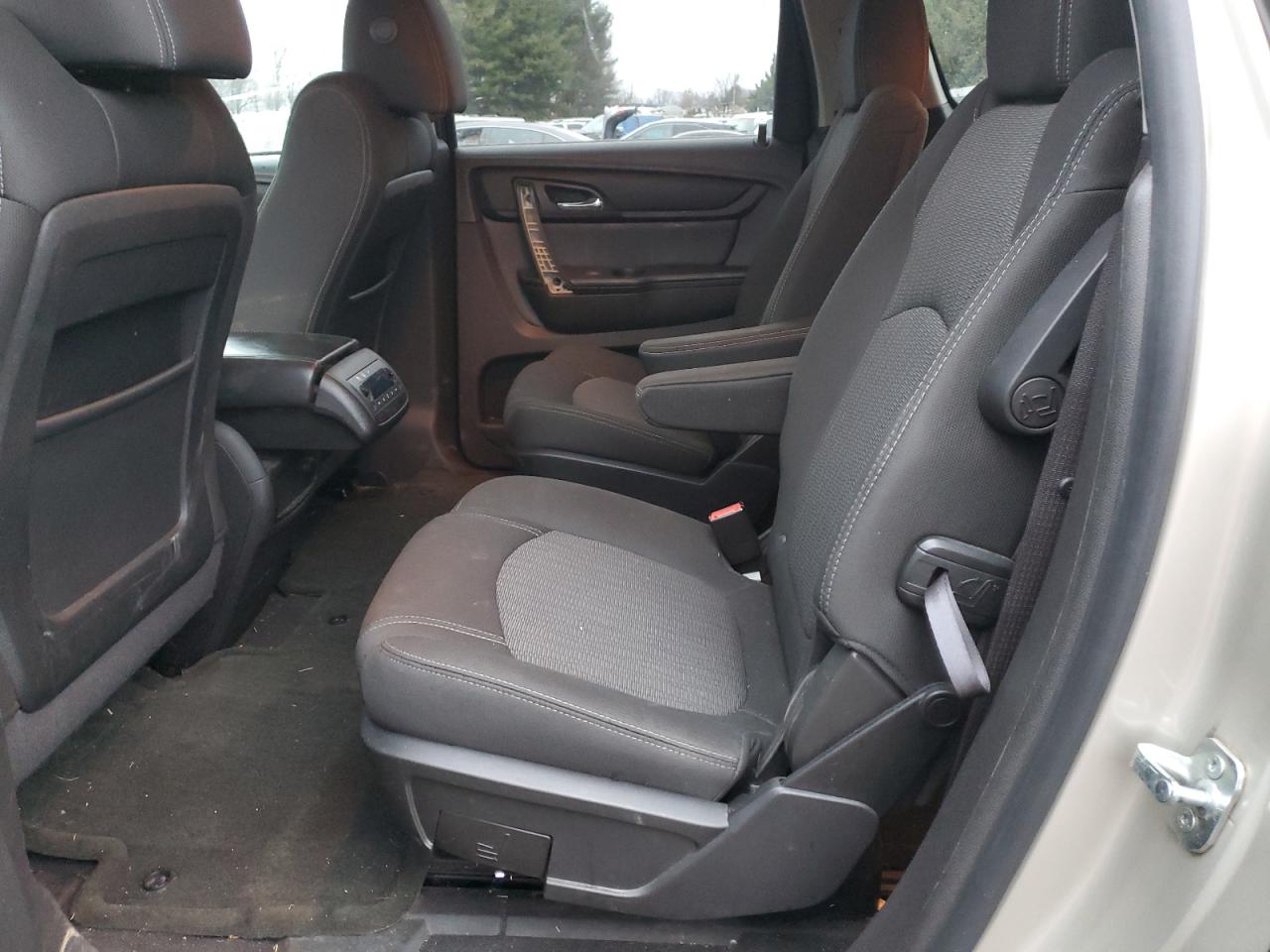 2013 Chevrolet Traverse - Image 11