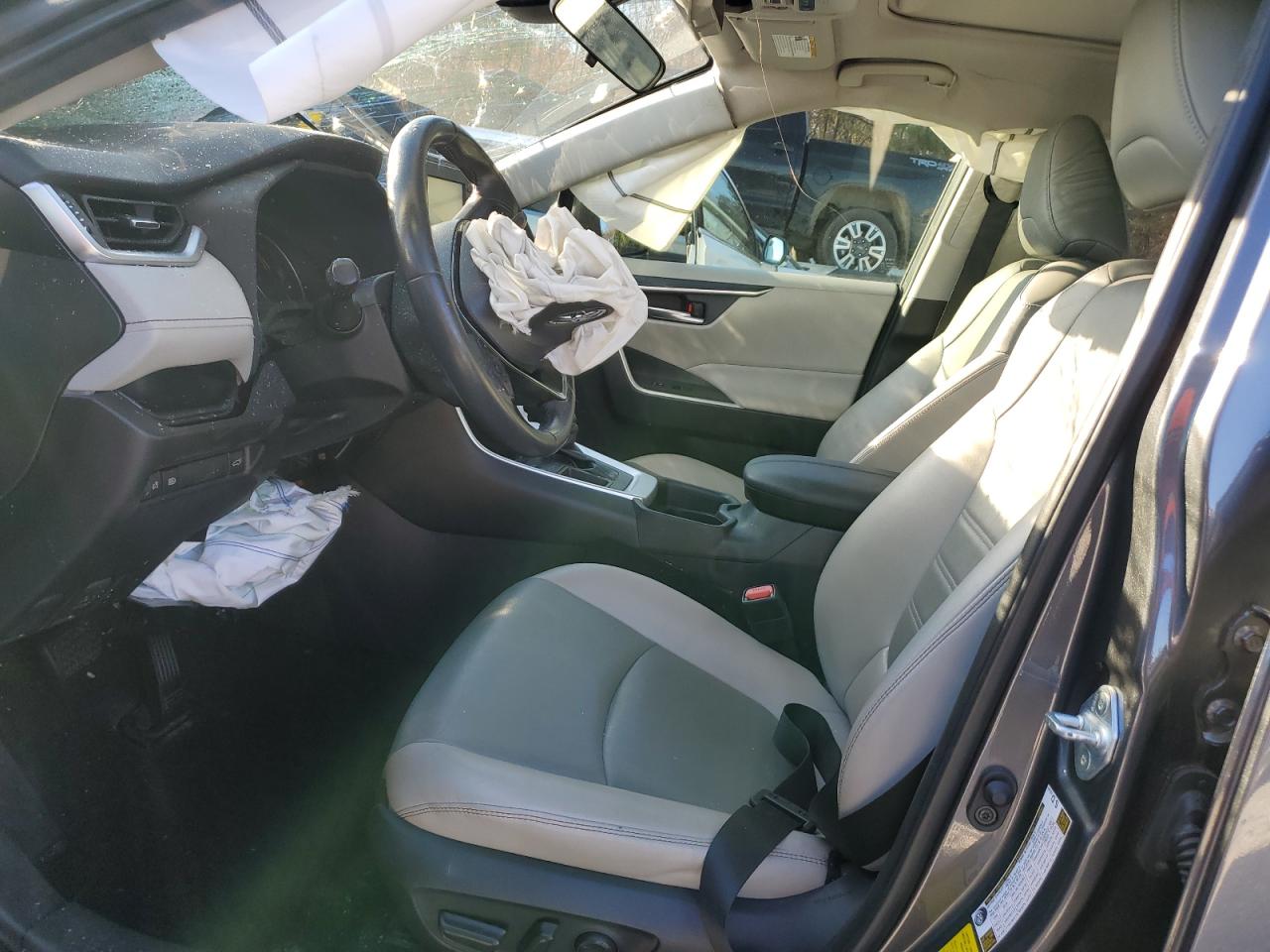 2019 Toyota RAV 4 - Image 7