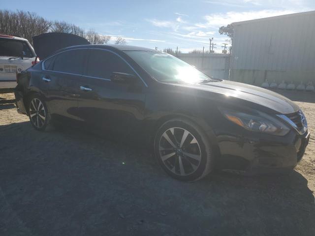 Sedans NISSAN ALTIMA 2016 Czarny