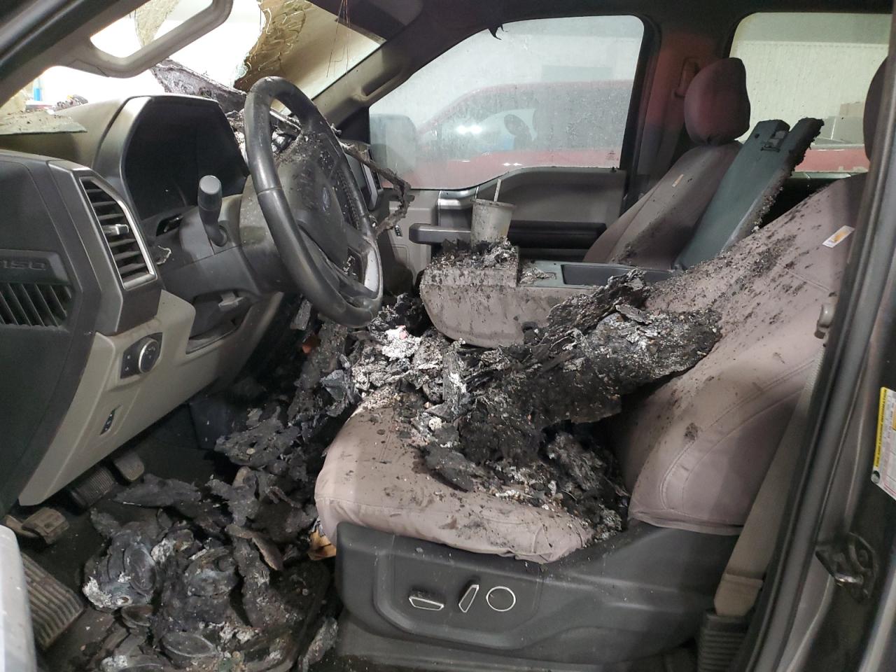 2015 Ford F-150 - Image 7