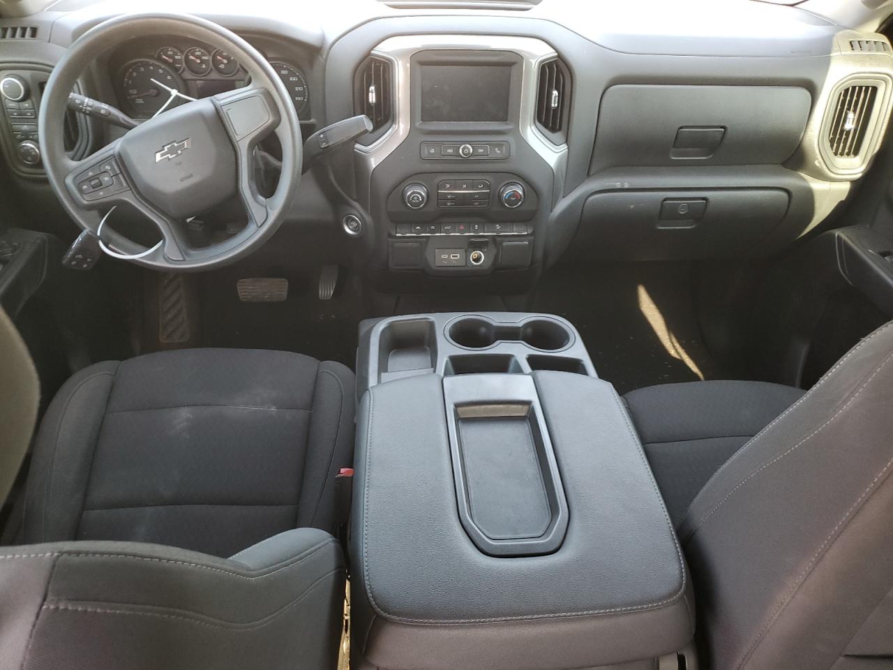 2022 Chevrolet Silverado - Image 8