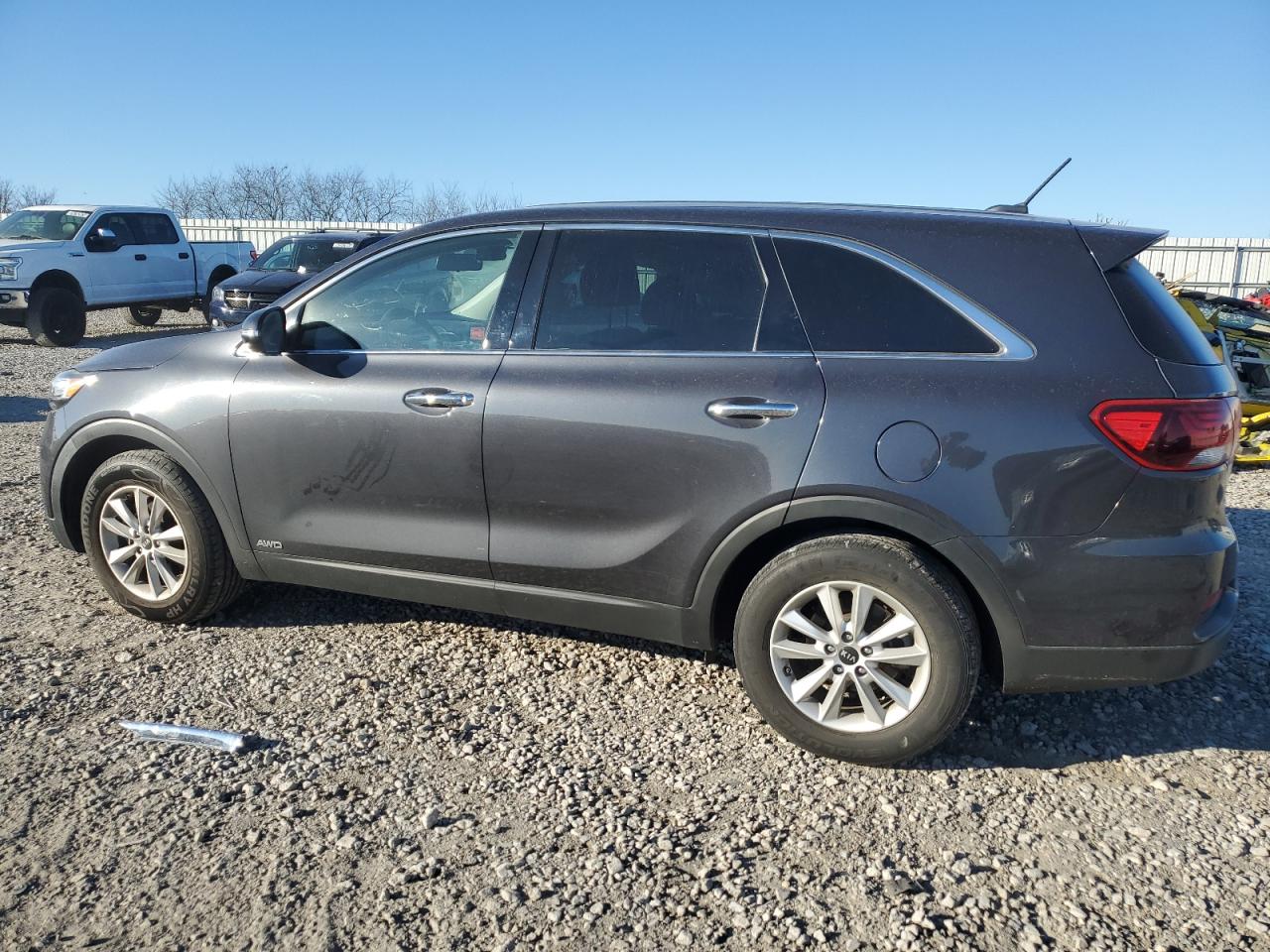 VIN 5XYPGDA56KG482935 2019 KIA SORENTO no.2