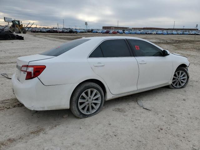  TOYOTA CAMRY 2014 Белый