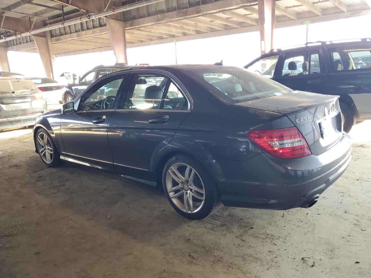 VIN WDDGF4HB5DR254417 2013 MERCEDES-BENZ C-CLASS no.2