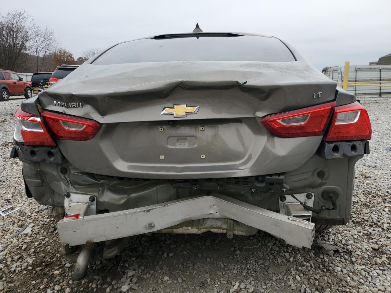 2017 Chevrolet Malibu - Image 6