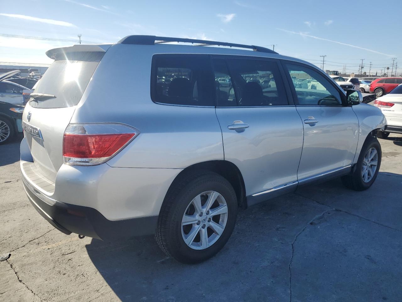 VIN 5TDZK3EH0DS118795 2013 TOYOTA HIGHLANDER no.3