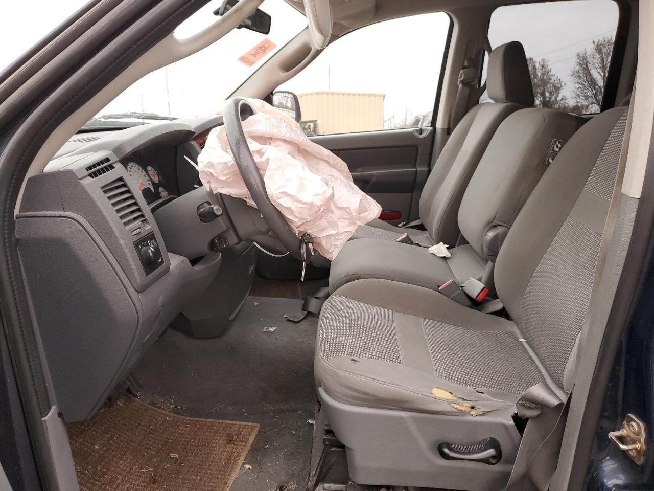 2006 Dodge RAM - Image 7