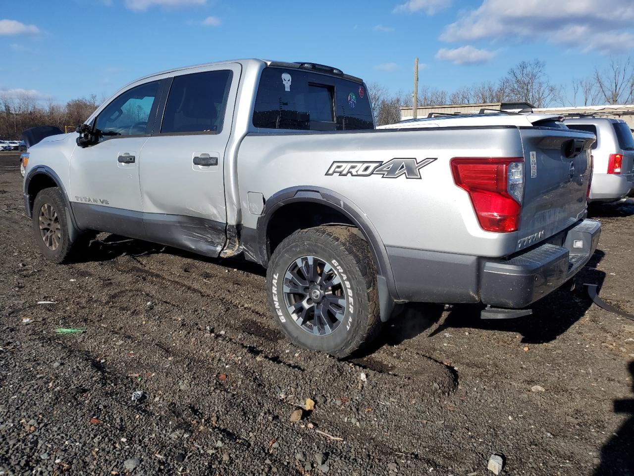 VIN 1N6AA1E57JN515459 2018 NISSAN TITAN no.2