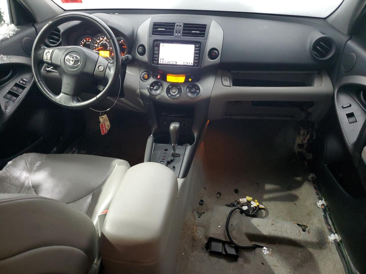 2011 Toyota RAV 4 - Image 8