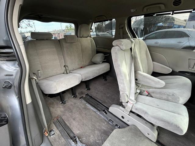 Мінівени TOYOTA SIENNA 2012 Сірий