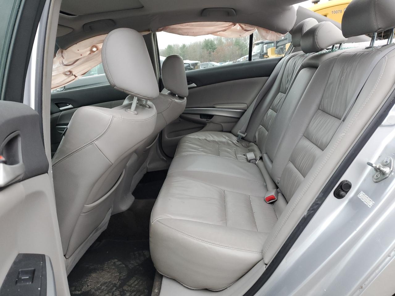 2009 Honda Accord - Image 10
