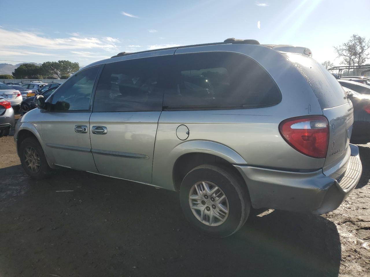 2003 Dodge Caravan - Image 2
