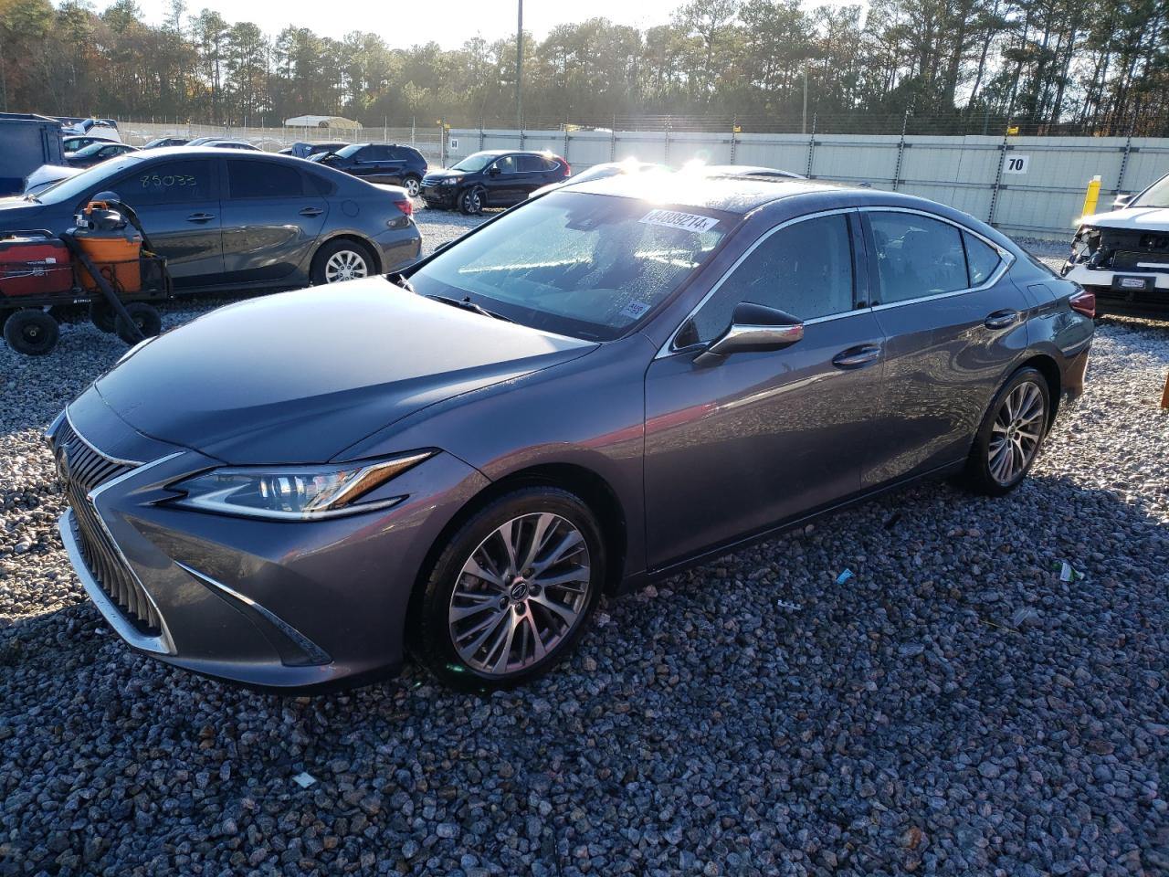 2021 Lexus ES - Image 1