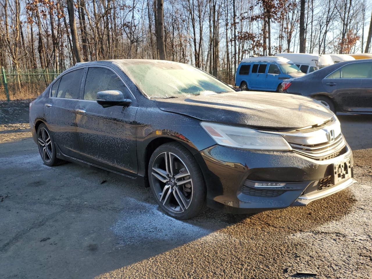 VIN 1HGCR3F93HA044706 2017 HONDA ACCORD no.4