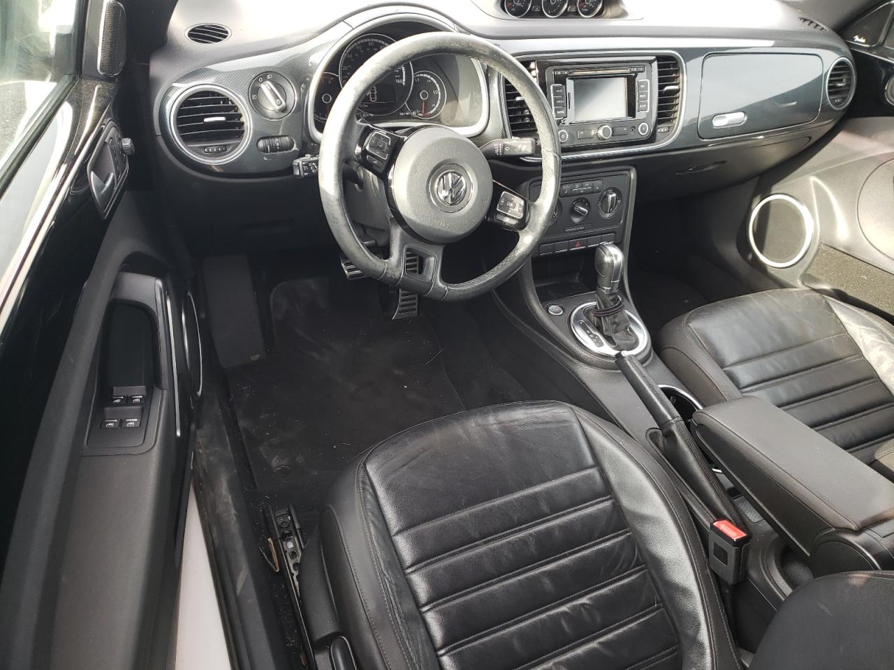 2013 Volkswagen Beetle - Image 8