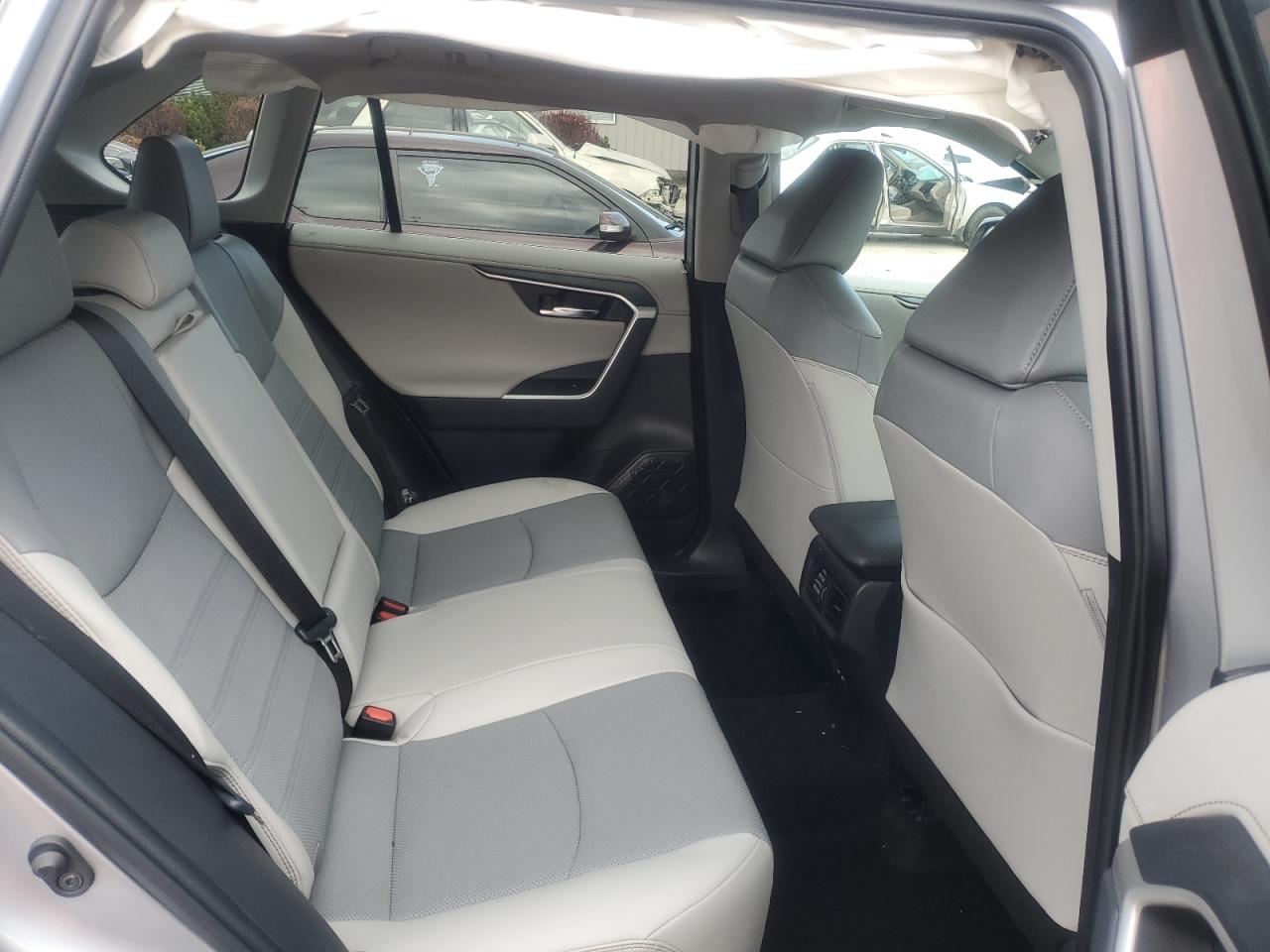 2024 Toyota RAV 4 - Image 11