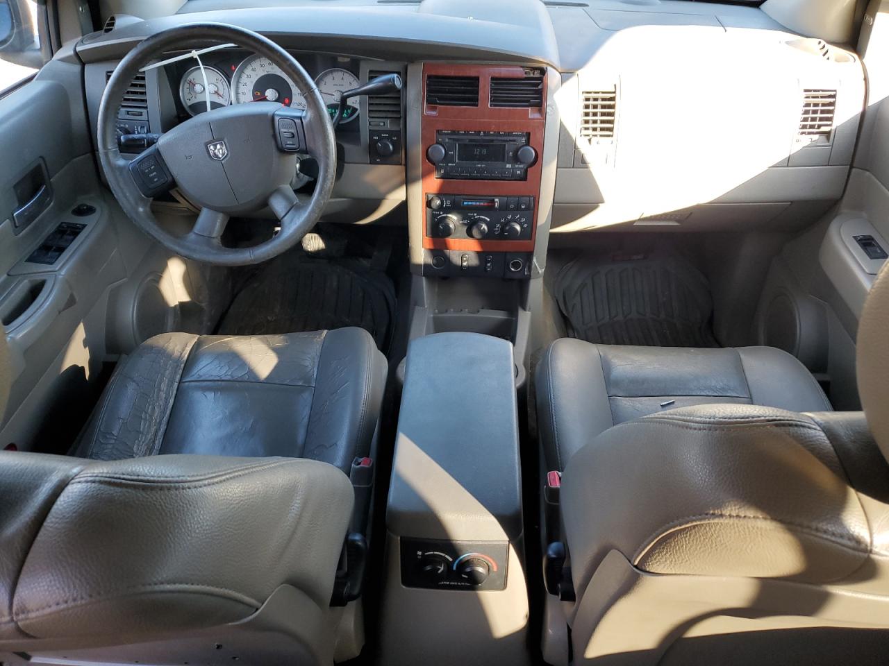 2005 Dodge Durango - Image 8