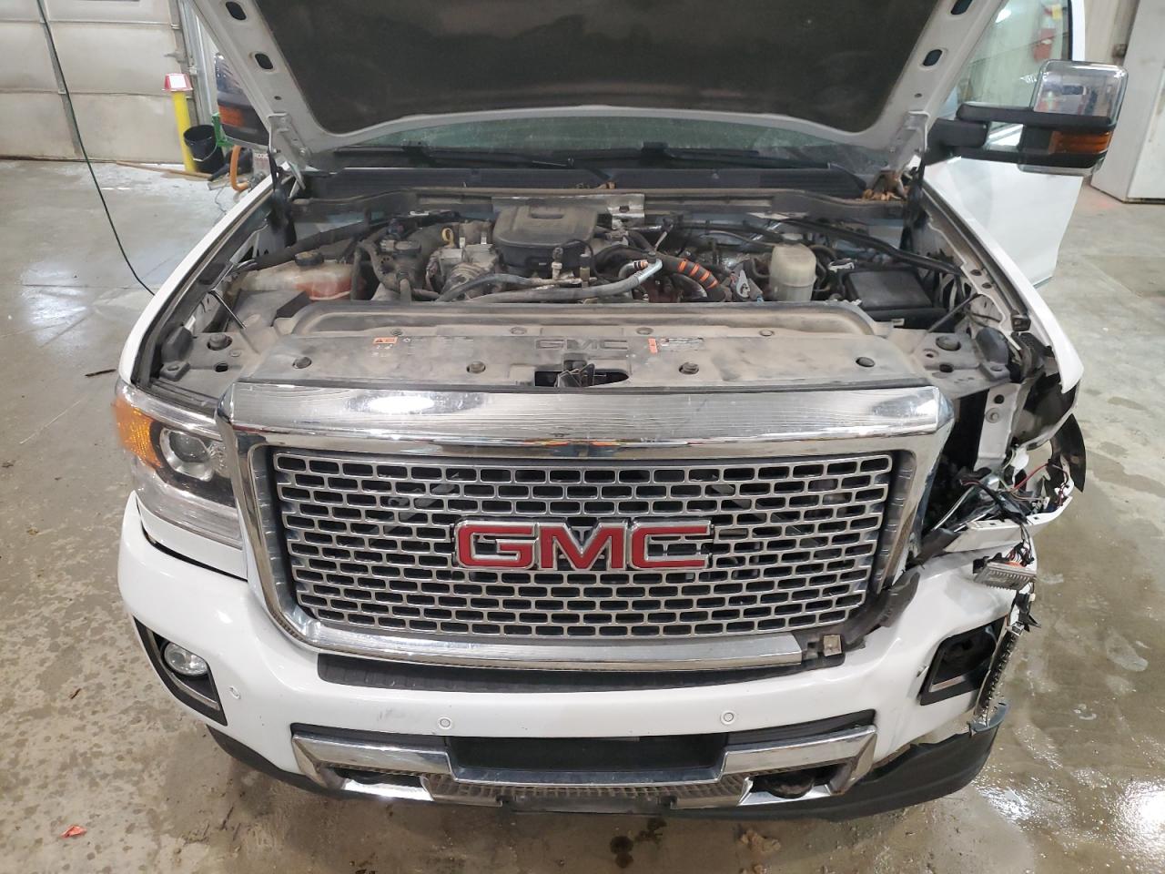 2015 GMC Sierra - Image 3