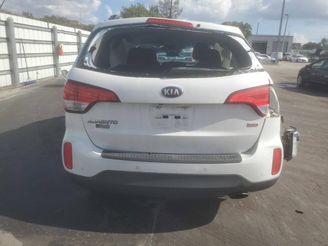 VIN 5XYKT4A65FG649113 2015 KIA SORENTO no.6