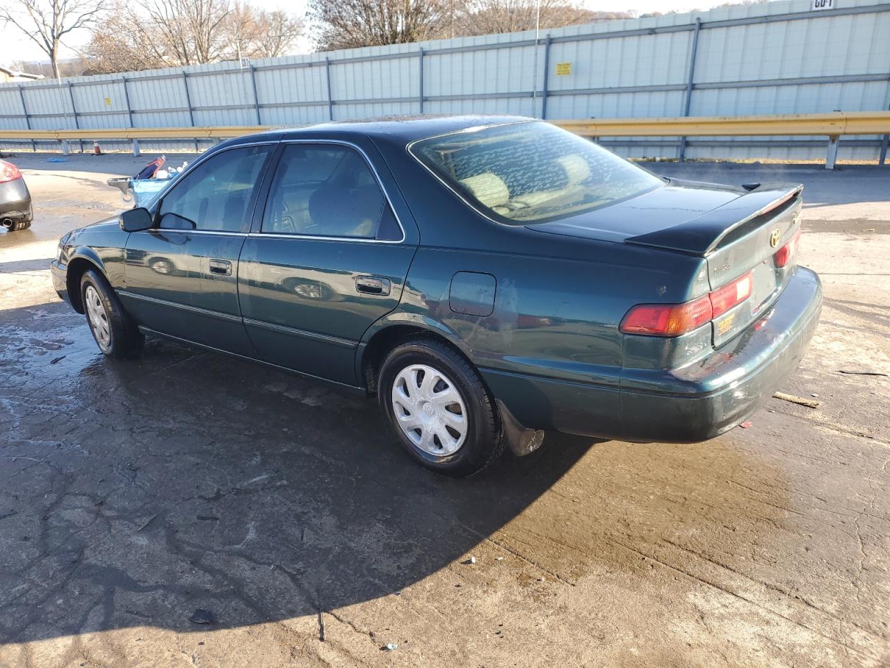 1998 Toyota Camry - Image 2