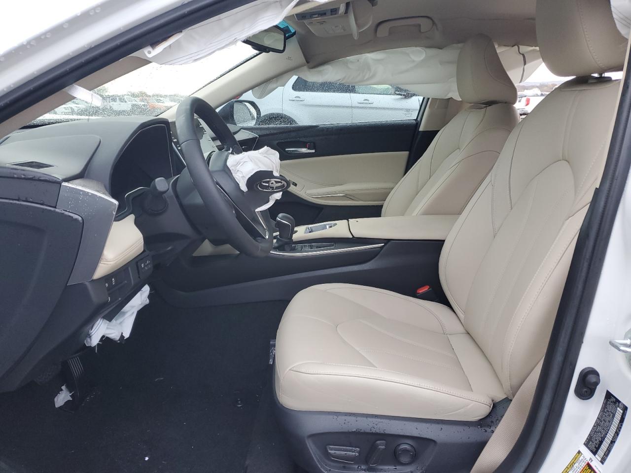 2022 Toyota Avalon - Image 7