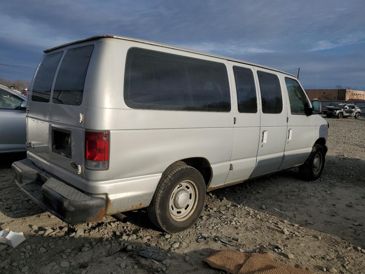 2004 Ford Econoline - Image 3