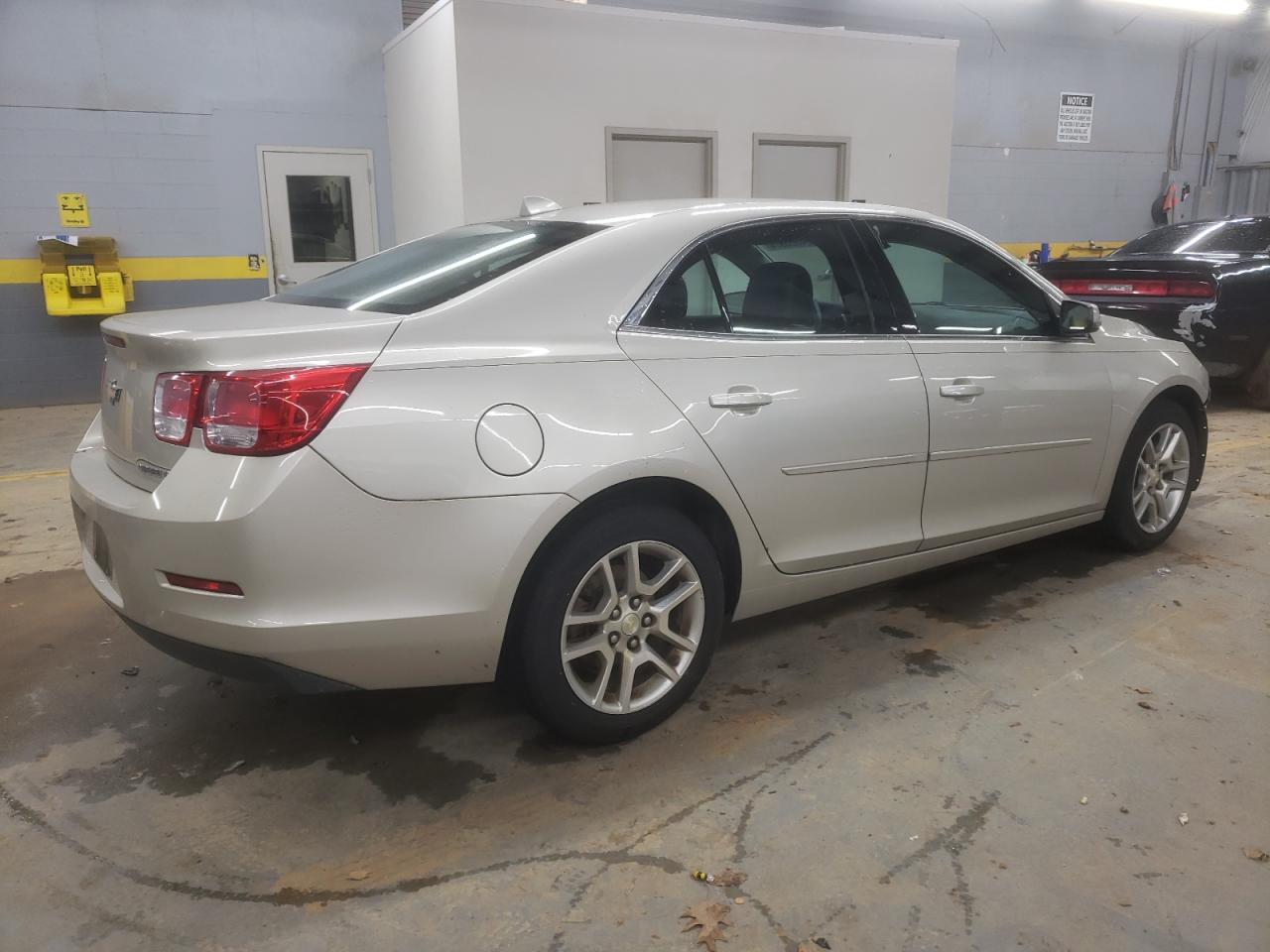 VIN 1G11C5SL8EF126233 2014 CHEVROLET MALIBU no.3