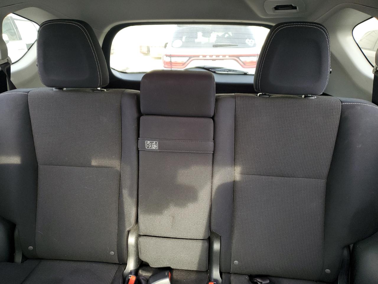 2016 Toyota RAV 4 - Image 10