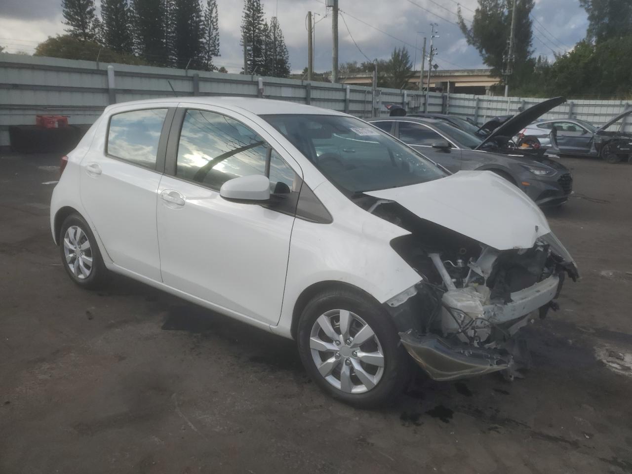 2017 Toyota Yaris - Image 4