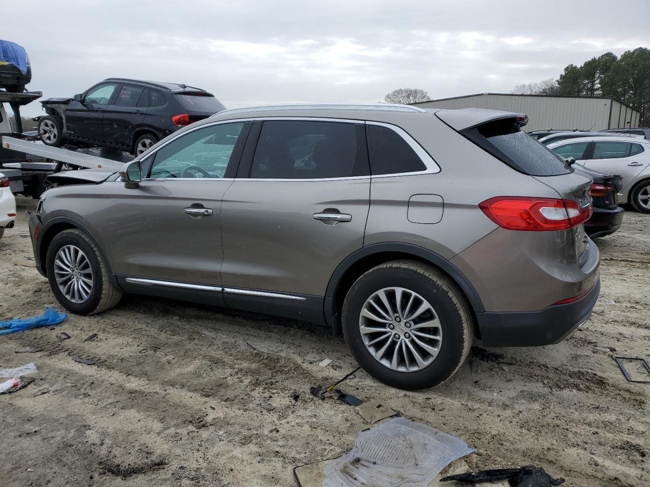 2016 Lincoln MKX - Image 2