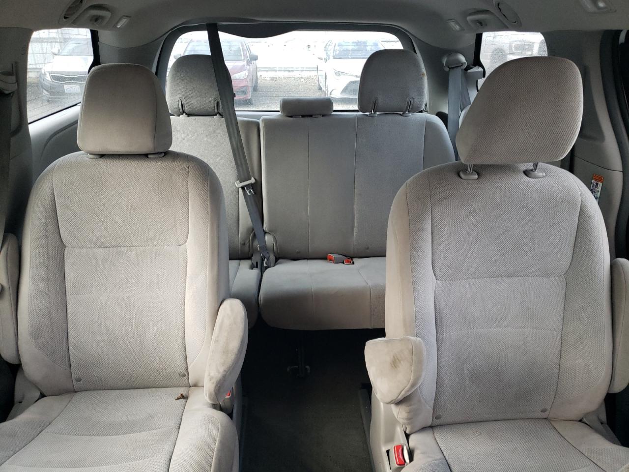 2016 Toyota Sienna - Image 10