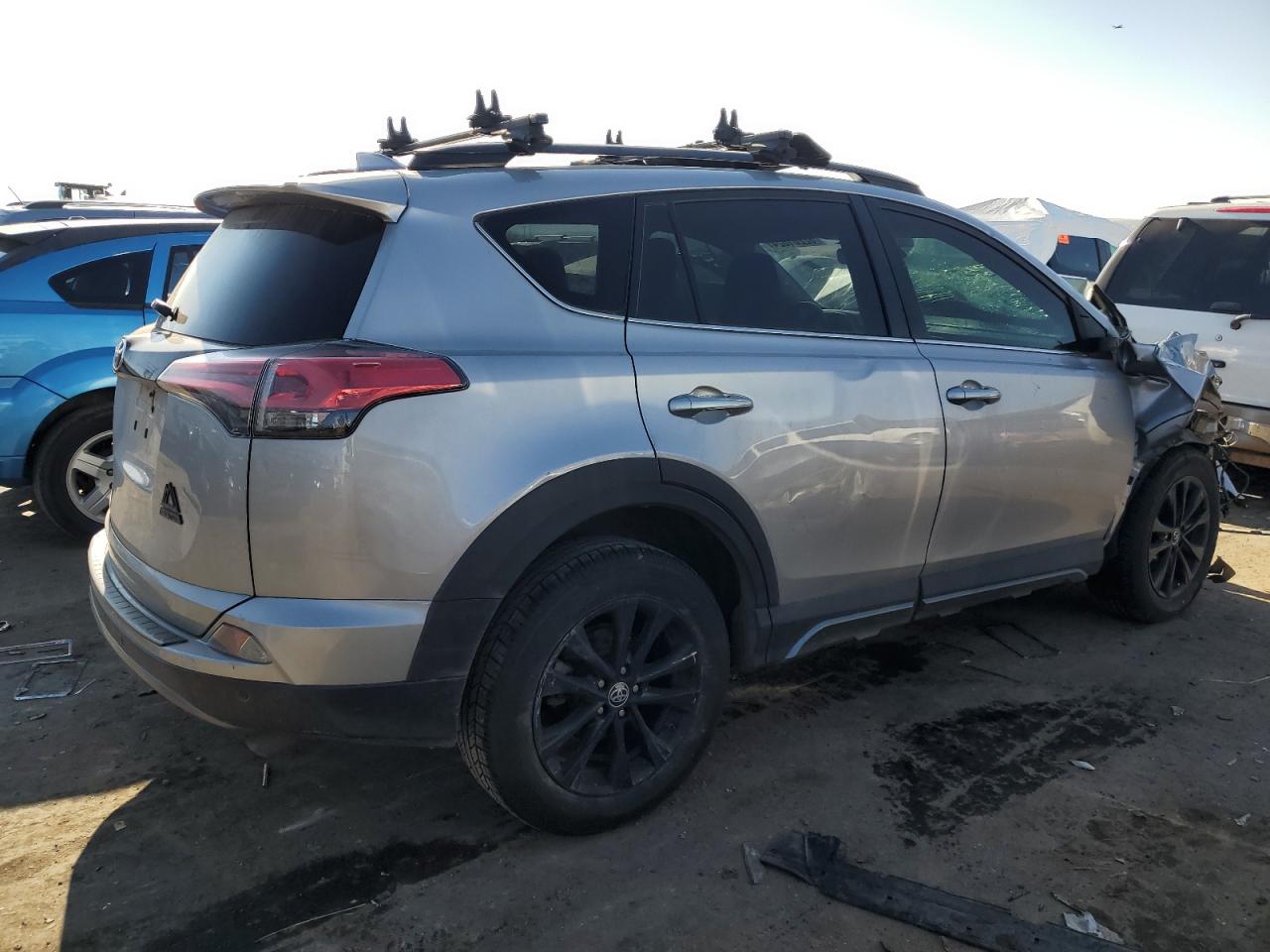 VIN 2T3RFREV8JW829314 2018 TOYOTA RAV4 no.3