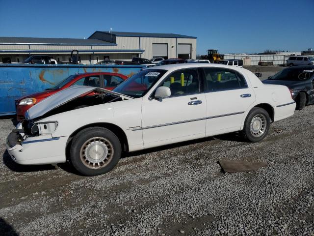 2002 Lincoln Town Car Executive